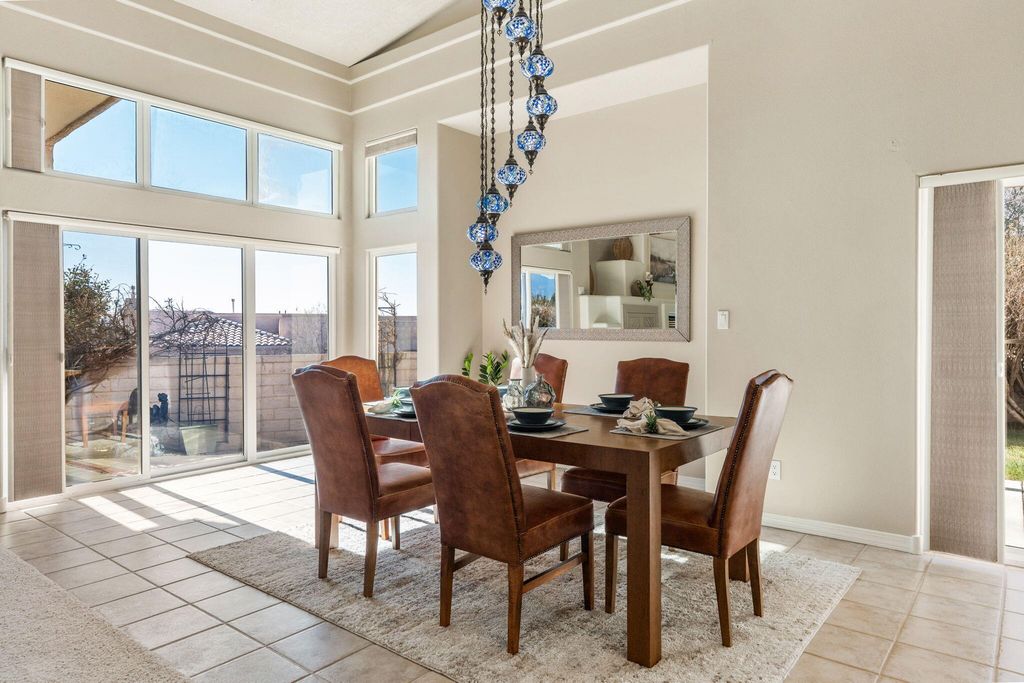 Image 13 of property listing at 4509 Miramar Drive NW, Albuquerque, NM 87114