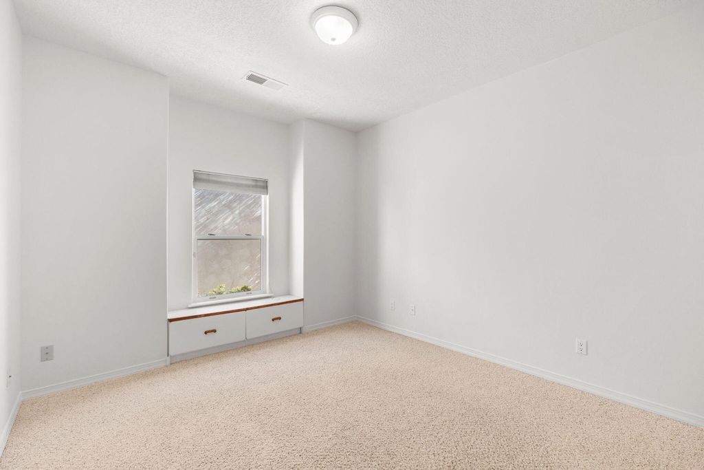 Image 28 of property listing at 4509 Miramar Drive NW, Albuquerque, NM 87114