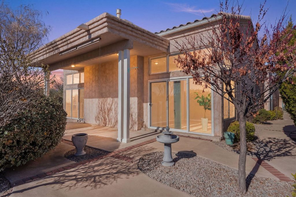 Image 33 of property listing at 4509 Miramar Drive NW, Albuquerque, NM 87114