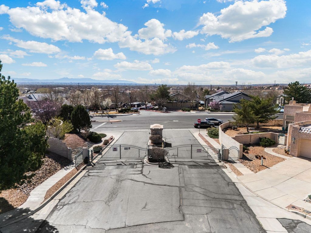 Image 45 of property listing at 4509 Miramar Drive NW, Albuquerque, NM 87114
