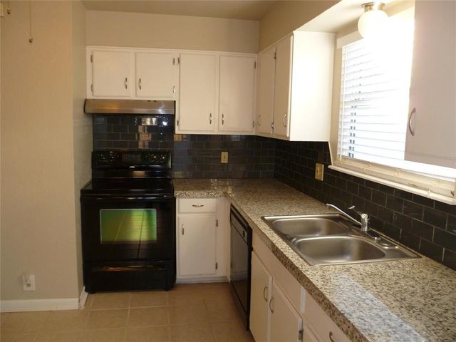 9648 hefner village Boulevard, Oklahoma City, OK 73162