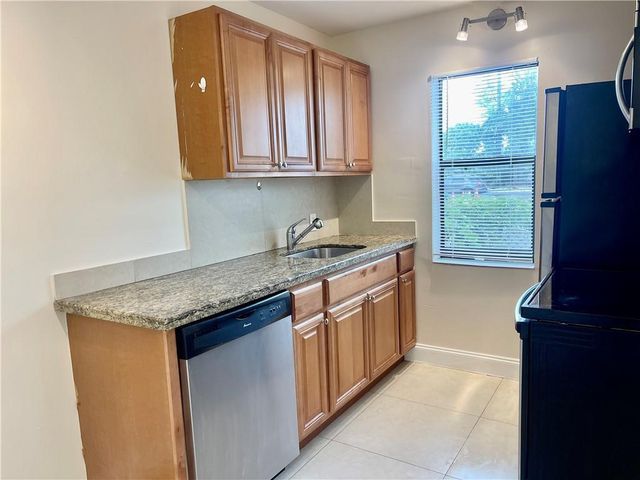 607 NE 29TH Drive 18, Wilton Manors, FL 33334