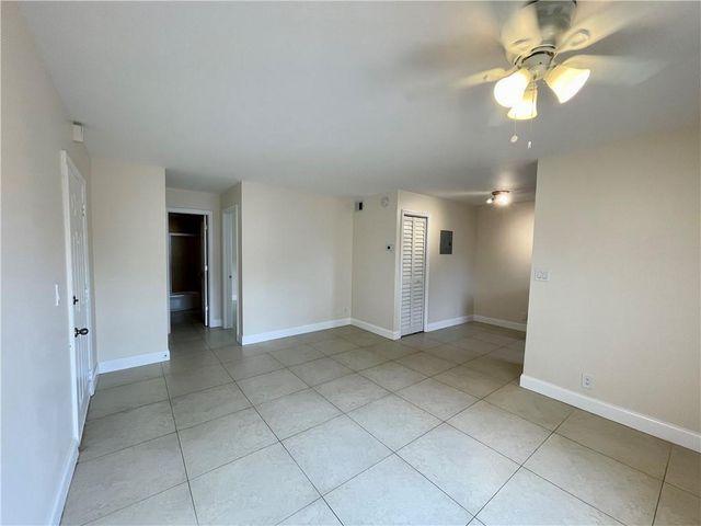 607 NE 29TH Drive 18, Wilton Manors, FL 33334