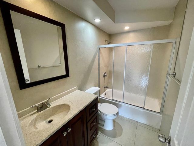 607 NE 29TH Drive 18, Wilton Manors, FL 33334