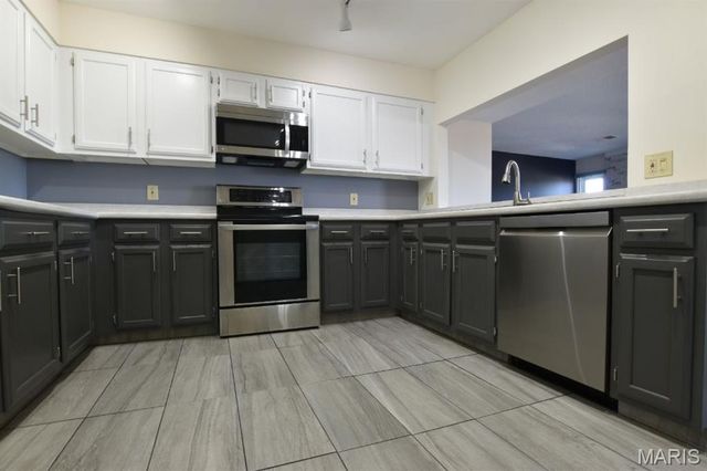 1033 Wilton Royal Drive 206, Creve Coeur, MO 63146