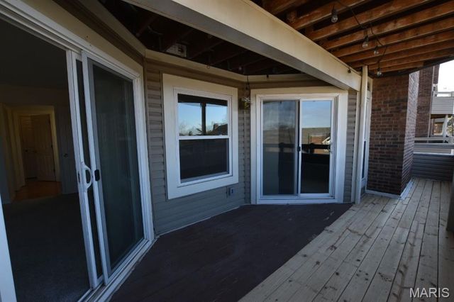 1033 Wilton Royal Drive 206, Creve Coeur, MO 63146