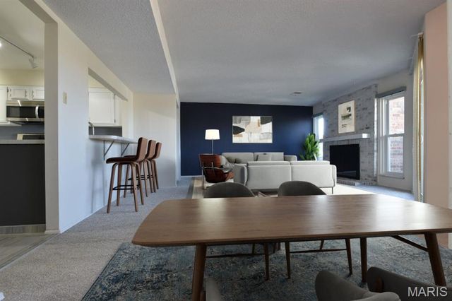 1033 Wilton Royal Drive 206, Creve Coeur, MO 63146