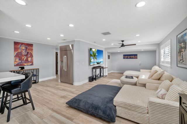 5330 SW 19th Street, Plantation, FL 33317