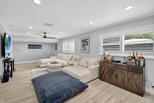 5330 SW 19th Street, Plantation, FL 33317