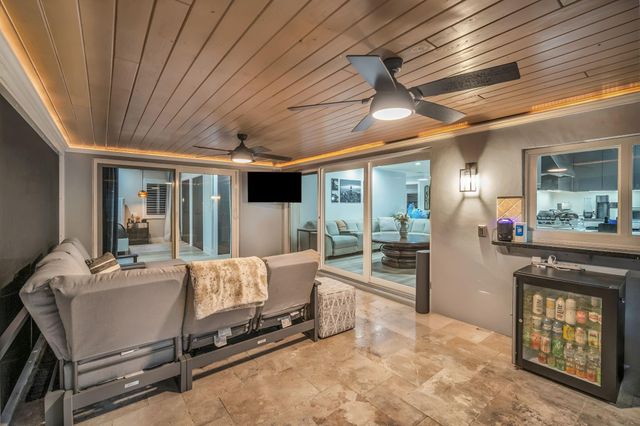 5330 SW 19th Street, Plantation, FL 33317