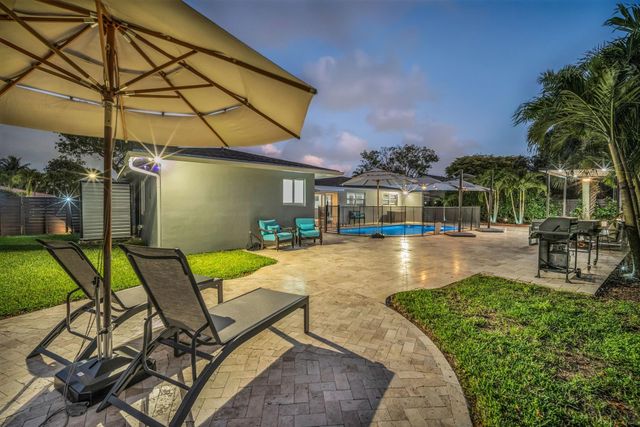 5330 SW 19th Street, Plantation, FL 33317