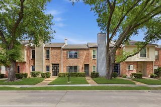 1011 Fountain View Drive, Houston, TX 77057