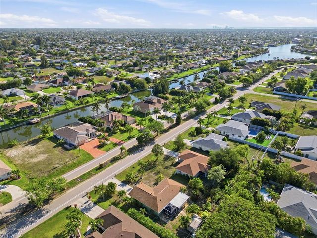 208 Aviation PKWY, Cape Coral, FL 33904
