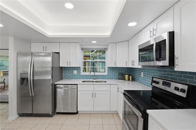 208 Aviation PKWY, Cape Coral, FL 33904