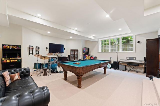64 Stratton Road, Scarsdale, NY 10583