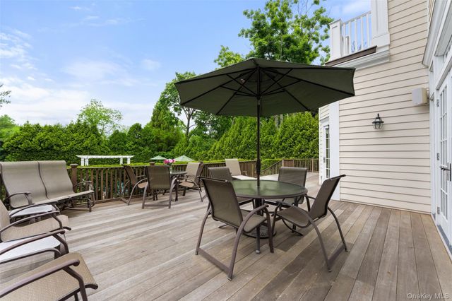 64 Stratton Road, Scarsdale, NY 10583