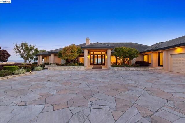 3301 Deer Hollow Dr, Danville, CA 94506