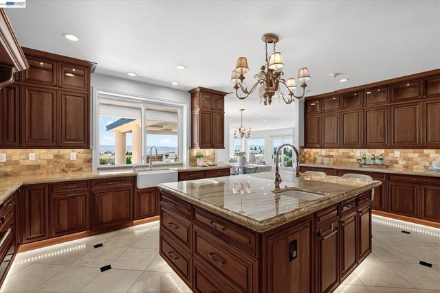 3301 Deer Hollow Dr, Danville, CA 94506