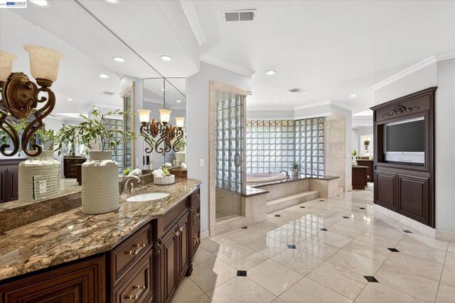 3301 Deer Hollow Dr, Danville, CA 94506