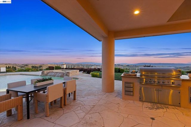 3301 Deer Hollow Dr, Danville, CA 94506