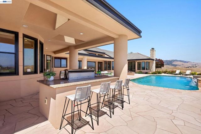 3301 Deer Hollow Dr, Danville, CA 94506