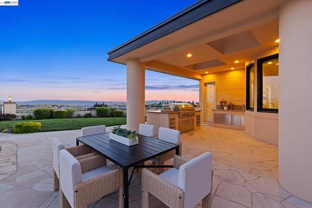 3301 Deer Hollow Dr, Danville, CA 94506