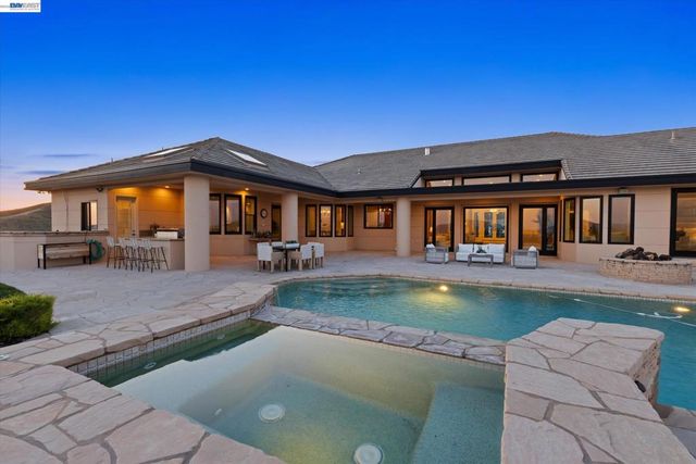 3301 Deer Hollow Dr, Danville, CA 94506