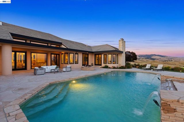 3301 Deer Hollow Dr, Danville, CA 94506