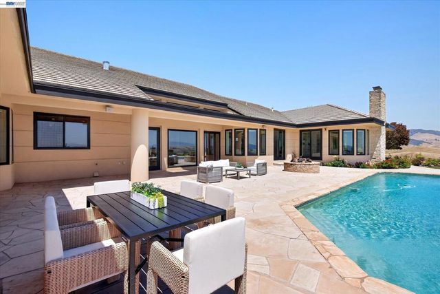 3301 Deer Hollow Dr, Danville, CA 94506