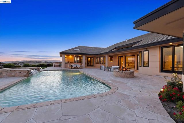 3301 Deer Hollow Dr, Danville, CA 94506
