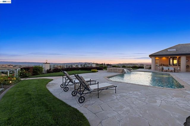 3301 Deer Hollow Dr, Danville, CA 94506