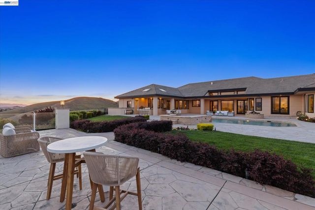 3301 Deer Hollow Dr, Danville, CA 94506
