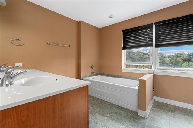 1412 Broadway Street 1412, Blue Island, IL 60406