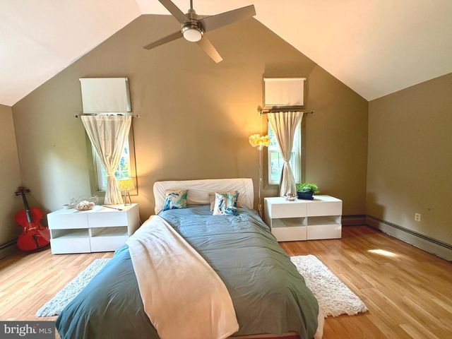 575 W VALLEY RD, Wayne, PA 19087