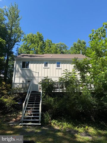 575 W VALLEY RD, Wayne, PA 19087