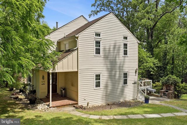 575 W VALLEY RD, Wayne, PA 19087