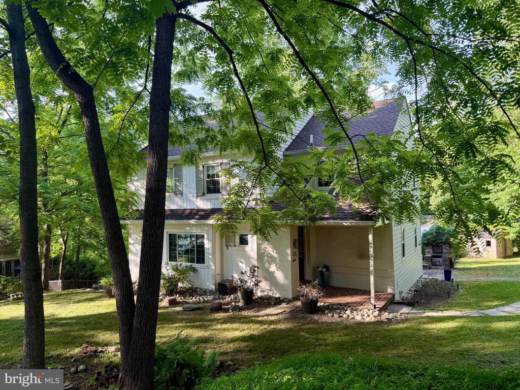 575 W VALLEY RD, Wayne, PA 19087