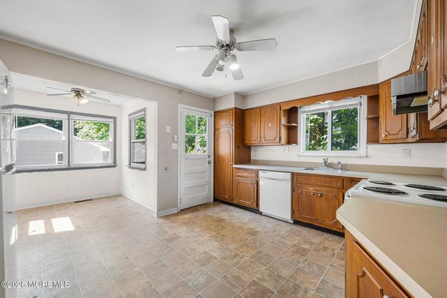 905 Washington Street, Toms River, NJ 08753