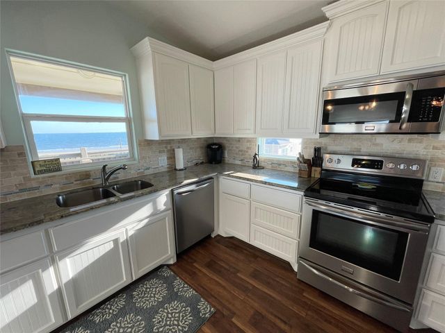 2506 Howell, Crystal Beach, TX 77650