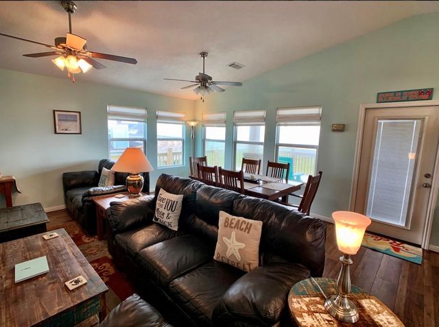 2506 Howell, Crystal Beach, TX 77650