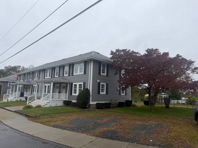 17 Seaview St 17, Plymouth, MA 02360