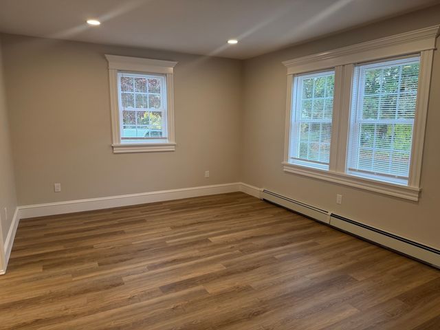 17 Seaview St 17, Plymouth, MA 02360