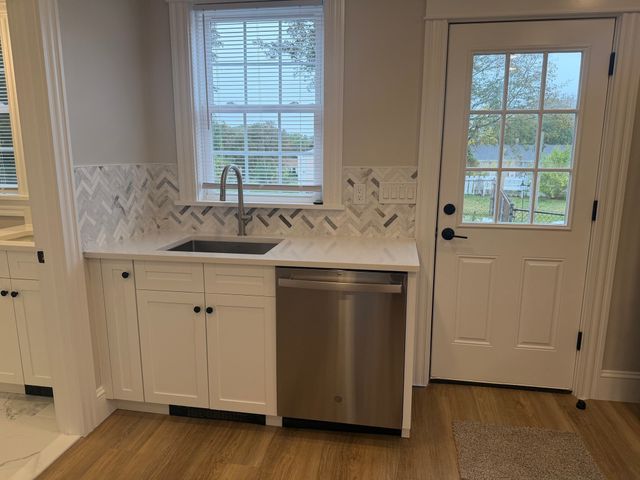 17 Seaview St 17, Plymouth, MA 02360