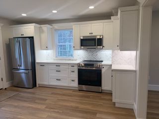 17 Seaview St 17, Plymouth, MA 02360