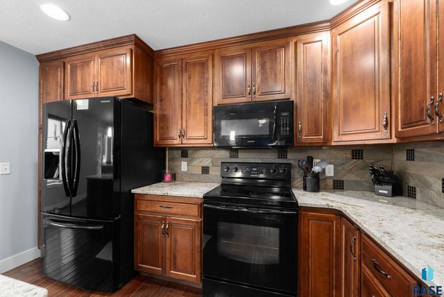 7505 S Peregrine Pl Place, Sioux Falls, SD 57108