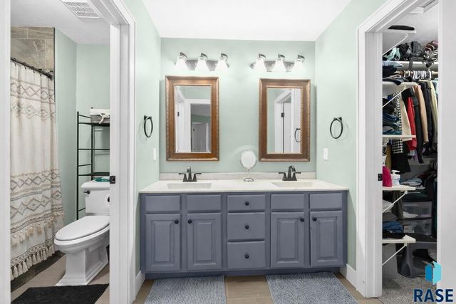 7505 S Peregrine Pl Place, Sioux Falls, SD 57108