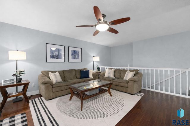 7505 S Peregrine Pl Place, Sioux Falls, SD 57108