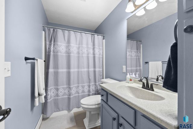 7505 S Peregrine Pl Place, Sioux Falls, SD 57108