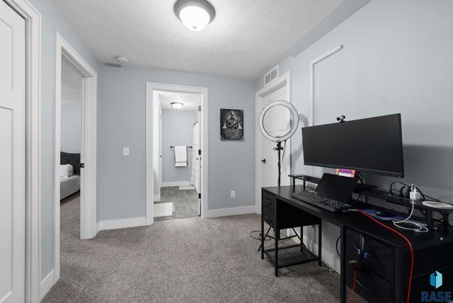 7505 S Peregrine Pl Place, Sioux Falls, SD 57108