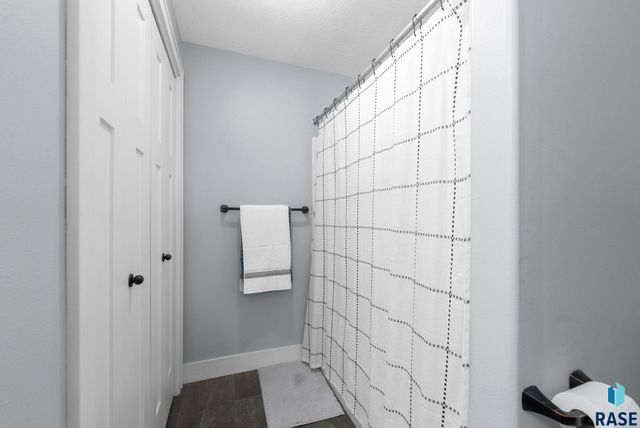 7505 S Peregrine Pl Place, Sioux Falls, SD 57108